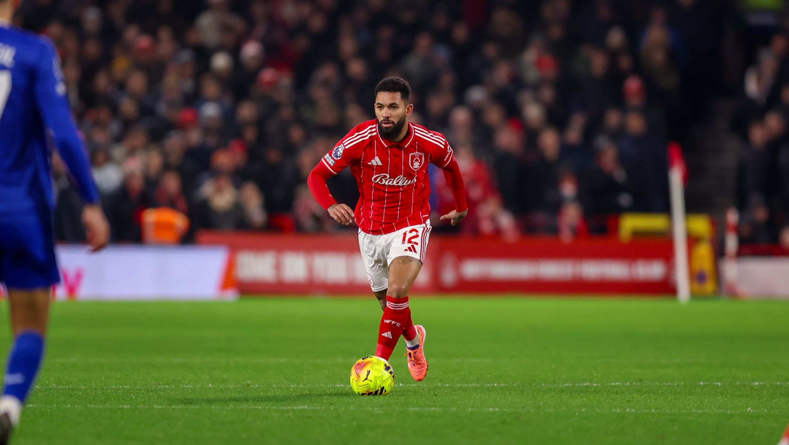 BBC:切尔西也对道格拉斯·路易斯感兴趣,但球员更倾向于去维拉