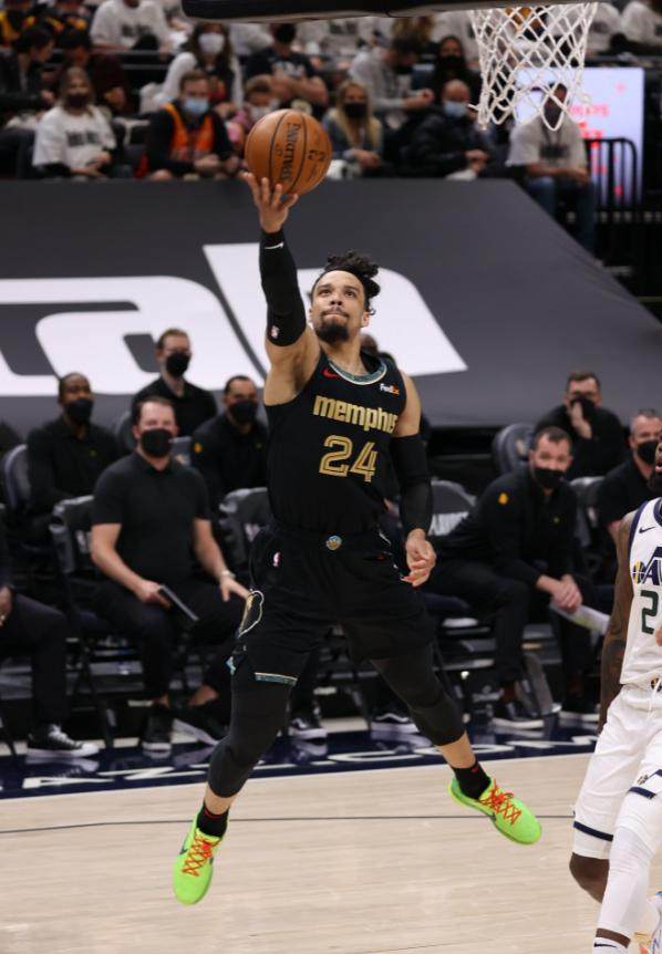 开云-布鲁克斯利刃出鞘 击穿爵士防线 灰熊渐入佳境