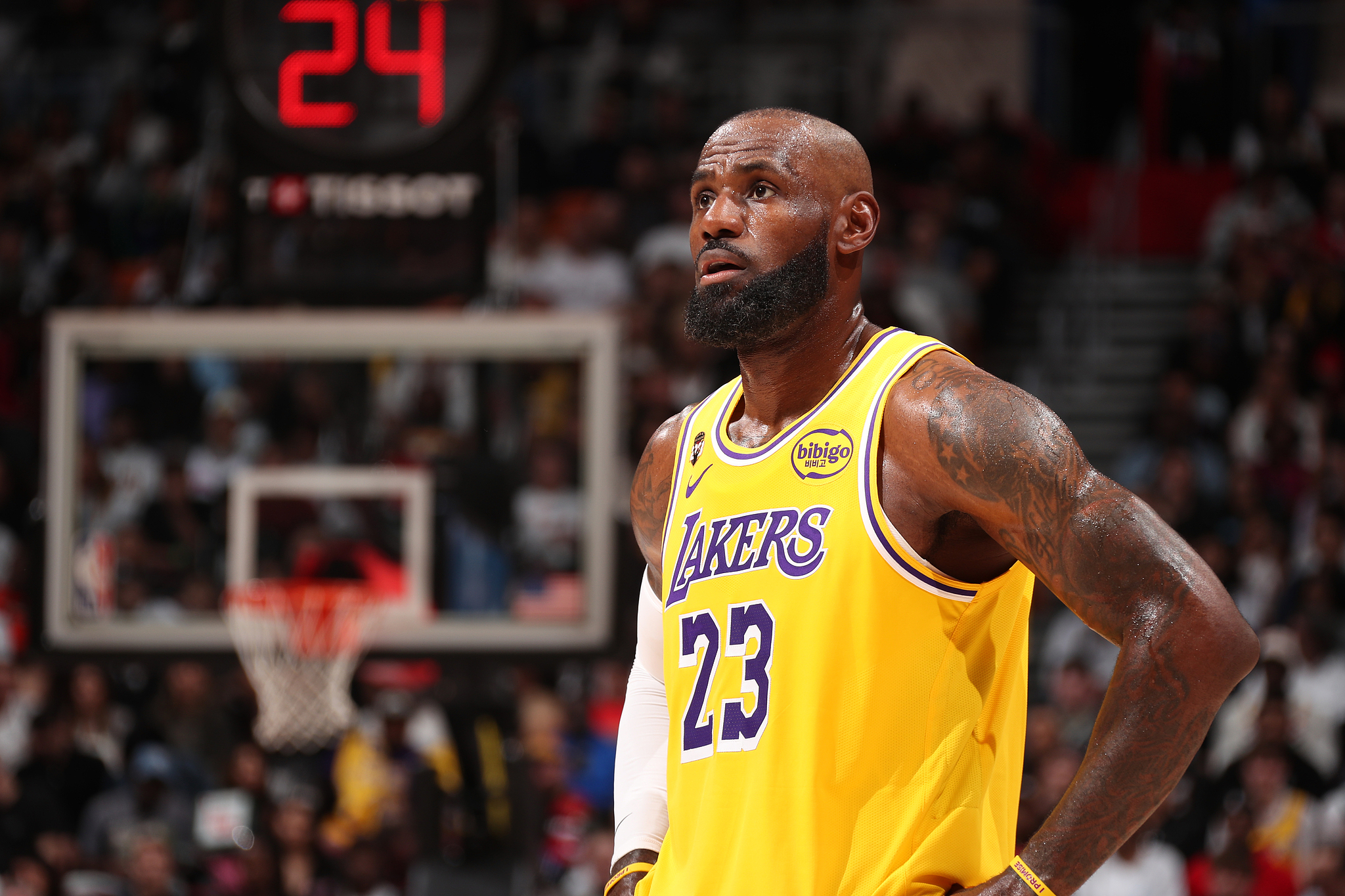 开云娱乐-詹姆斯出场数达1611场 追平帕里什并列NBA历史第一